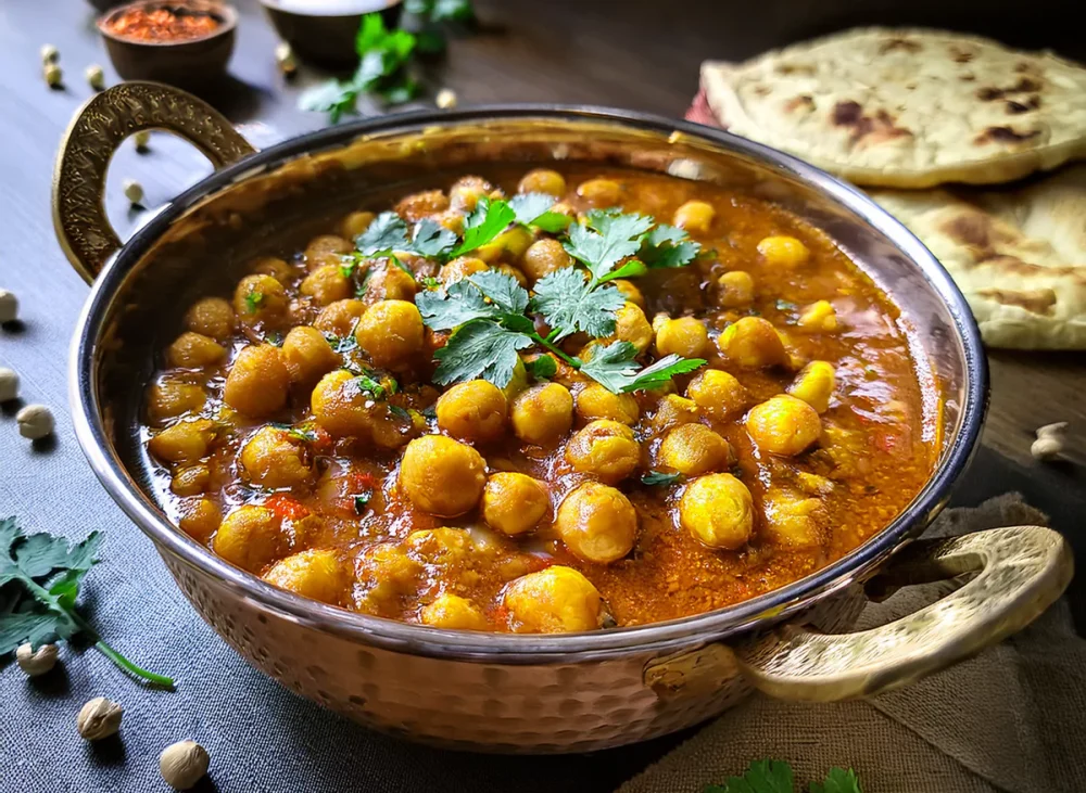 chana-masala-mellan-682bcd8a179f5
